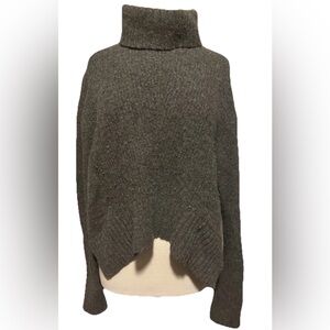 Moth Anthropologie Medium Boxy 80% Wool Nylon Turtleneck Sweater Gray Pilling